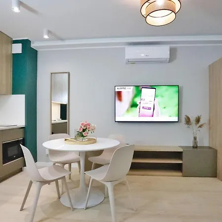 Enklawa Przy Plazy * מיילנו