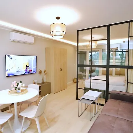 アパート Enklawa Przy Plazy